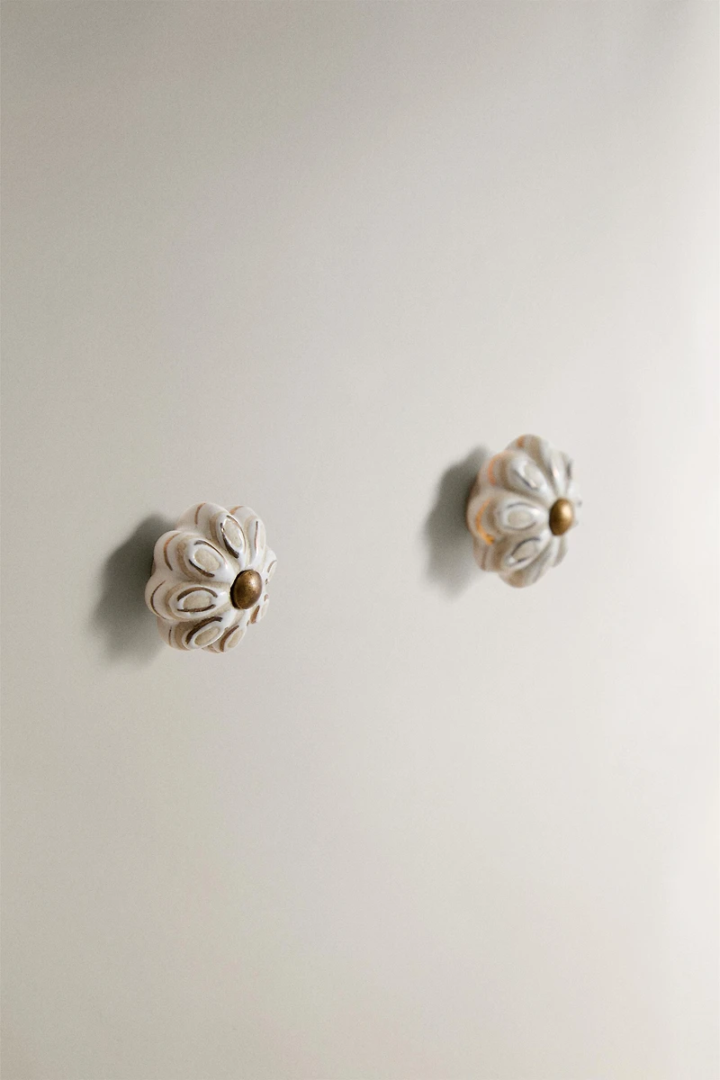 SET OF CERAMIC FLOWER KNOBS (SET OF 2