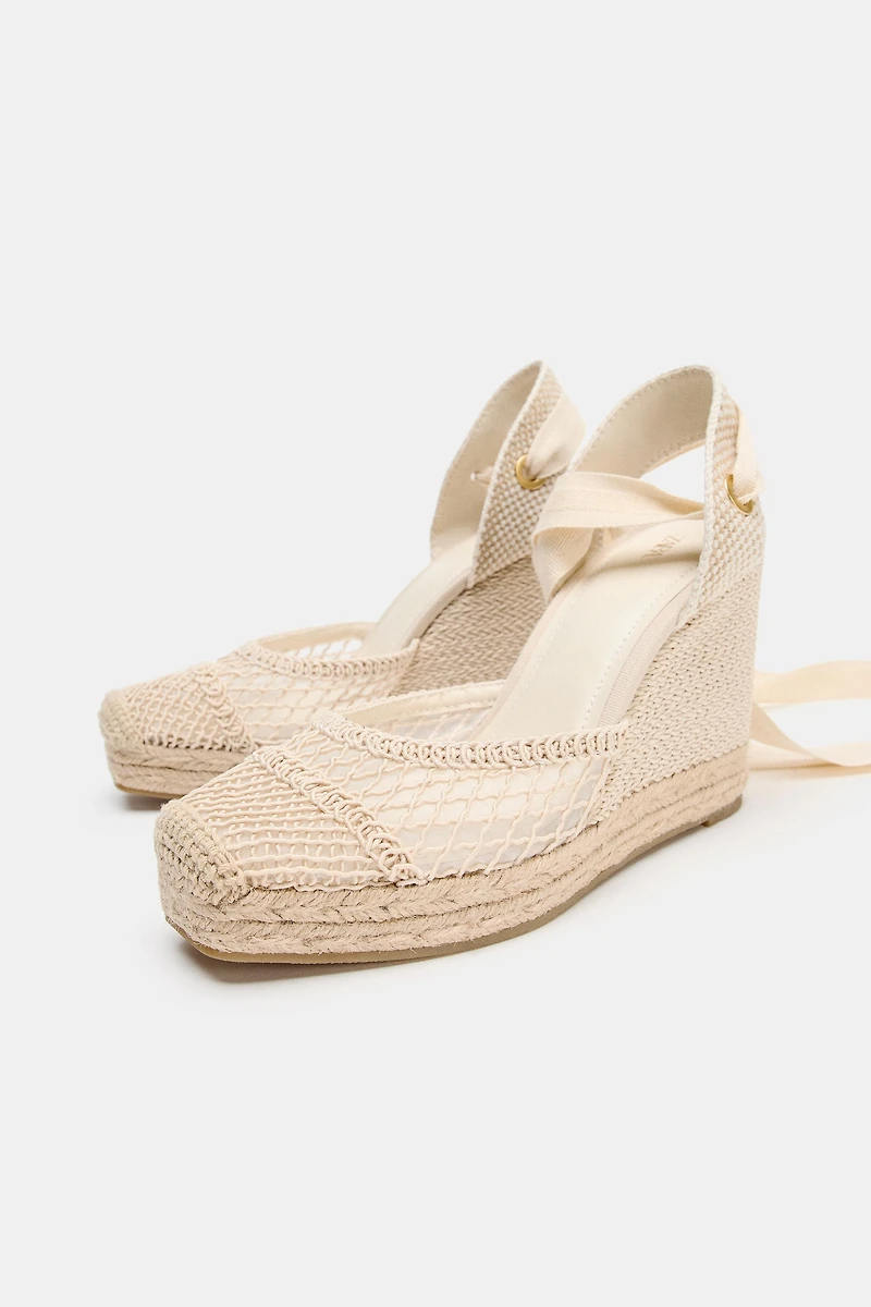 WOVEN WEDGE SANDALS