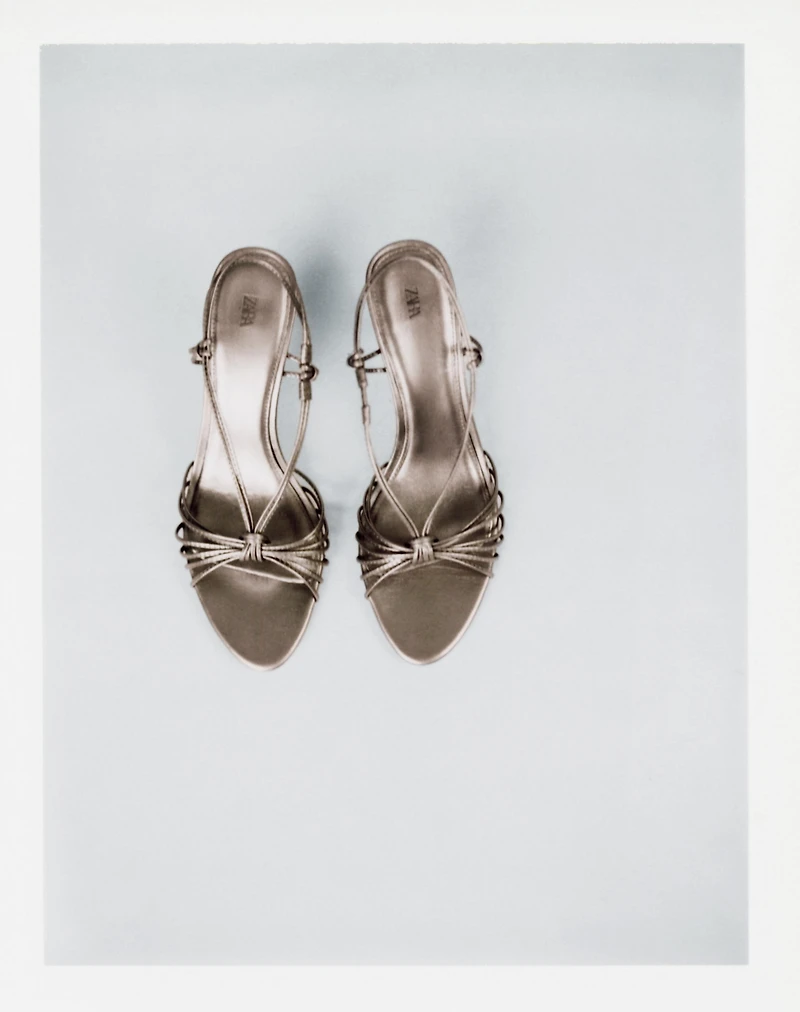 KNOT STRAP LEATHER SANDALS