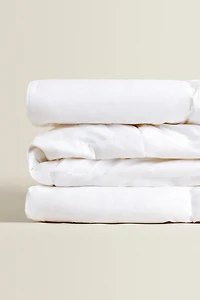 FEATHER AND DOWN DUVET (300 GXM²)