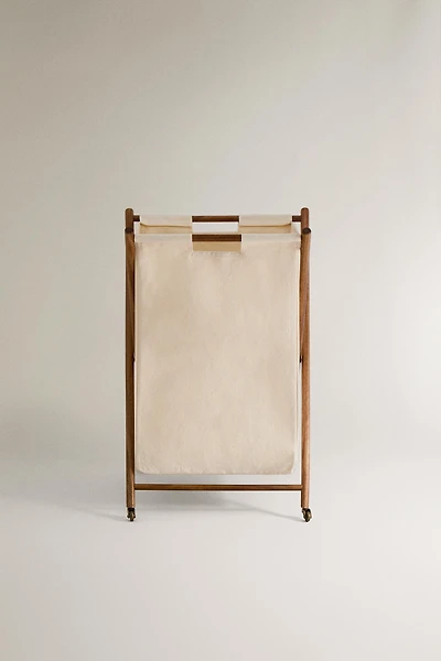 LAUNDRY BASKET