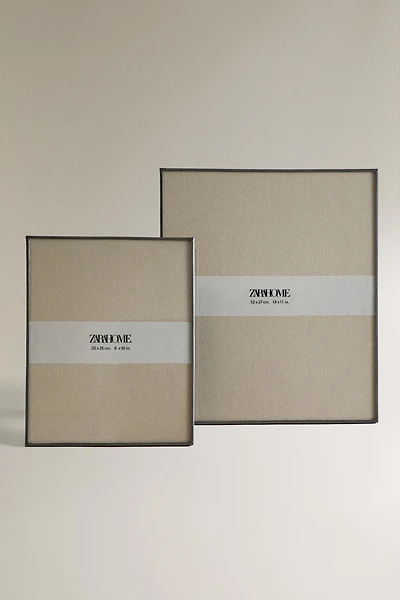 BLACK METAL PHOTO FRAME