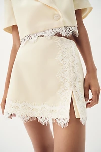 CONTRAST LACE SKORT