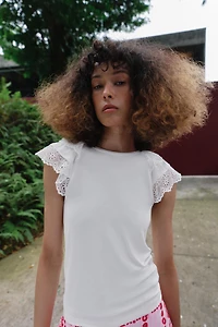 SHORT SLEEVE EMBROIDERED T-SHIRT