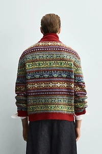 PULL EN JACQUARD GÉOMÉTRIQUE À COL ZIPPÉ