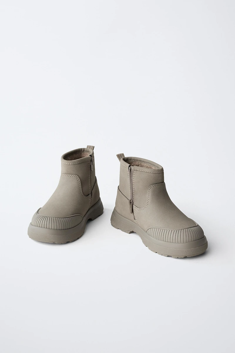 LINED BOOTS