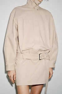 ROBE COURTE À CEINTURE