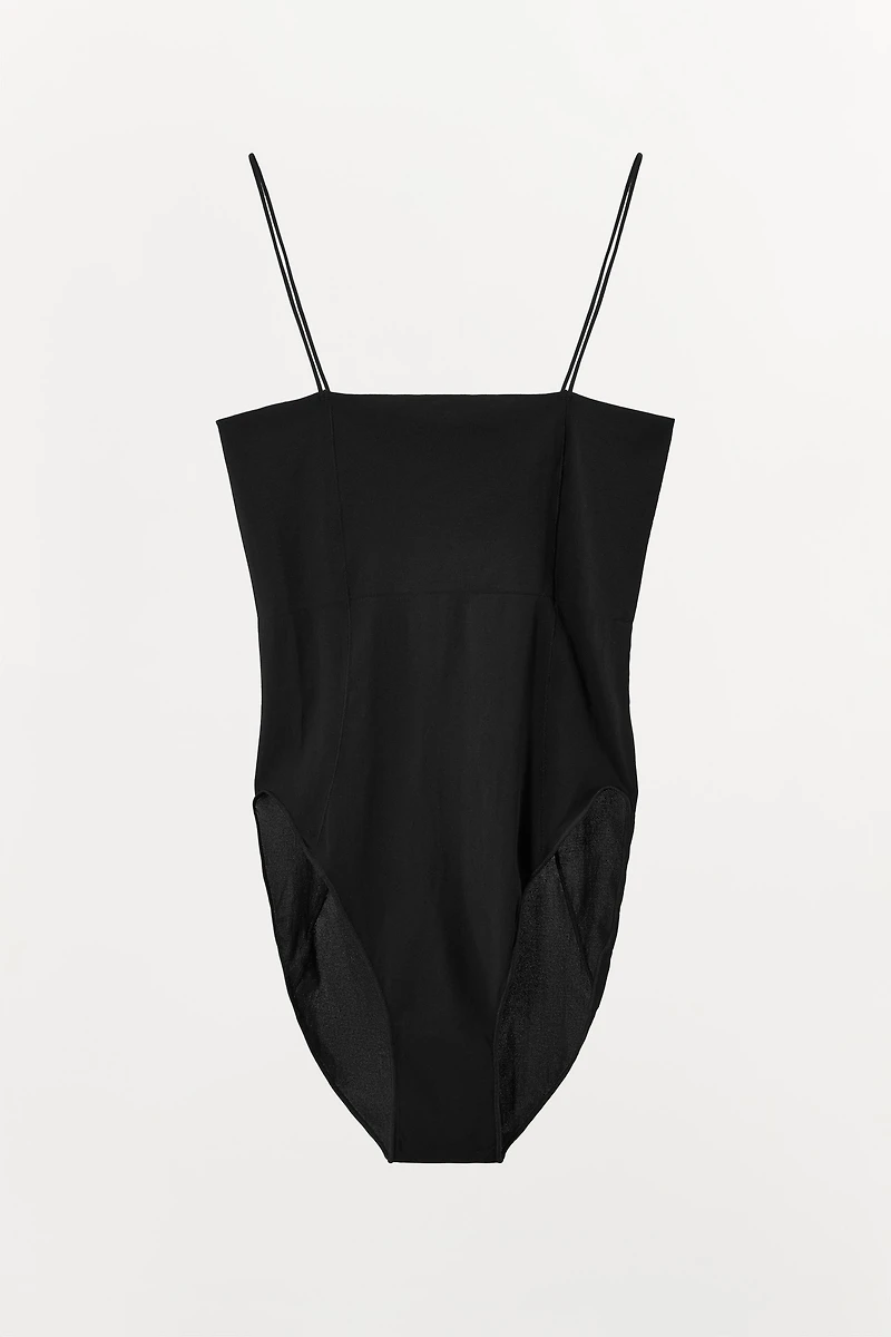 FITTED STRAPPY BODYSUIT WITH SEAMS