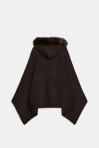 CAPE EN MAILLE EFFET FOURRURE