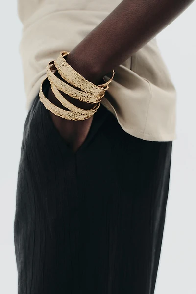 LOT DE BRACELETS TEXTURÉS