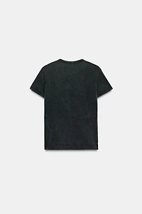 T-SHIRT DÉLAVÉ À INSCRIPTION ET PAILLETTES