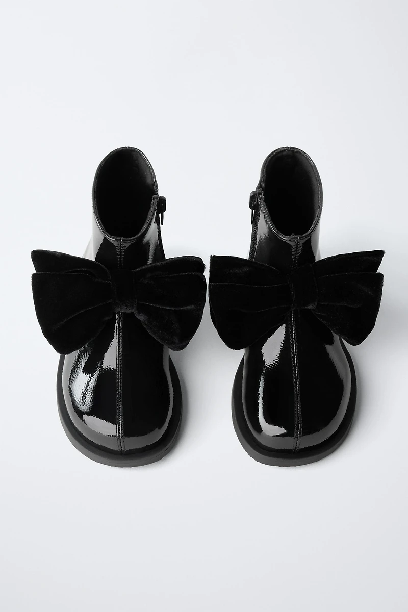 PATENT FINISH BOW BOOTS