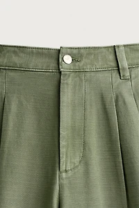 BAGGY FIT PLEATED CHINO PANTS