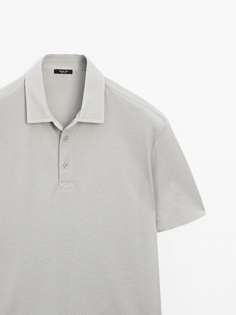 Textured short sleeve polo shirt