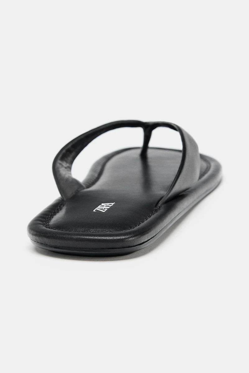 FLAT LEATHER SANDALS