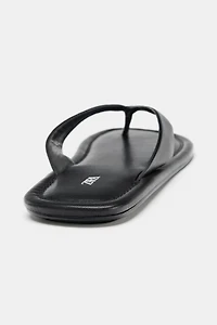 FLAT LEATHER SANDALS