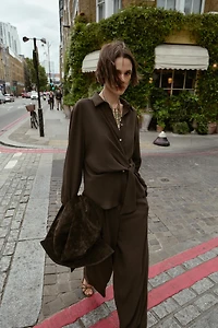 KNOTTED CREPE SHIRT