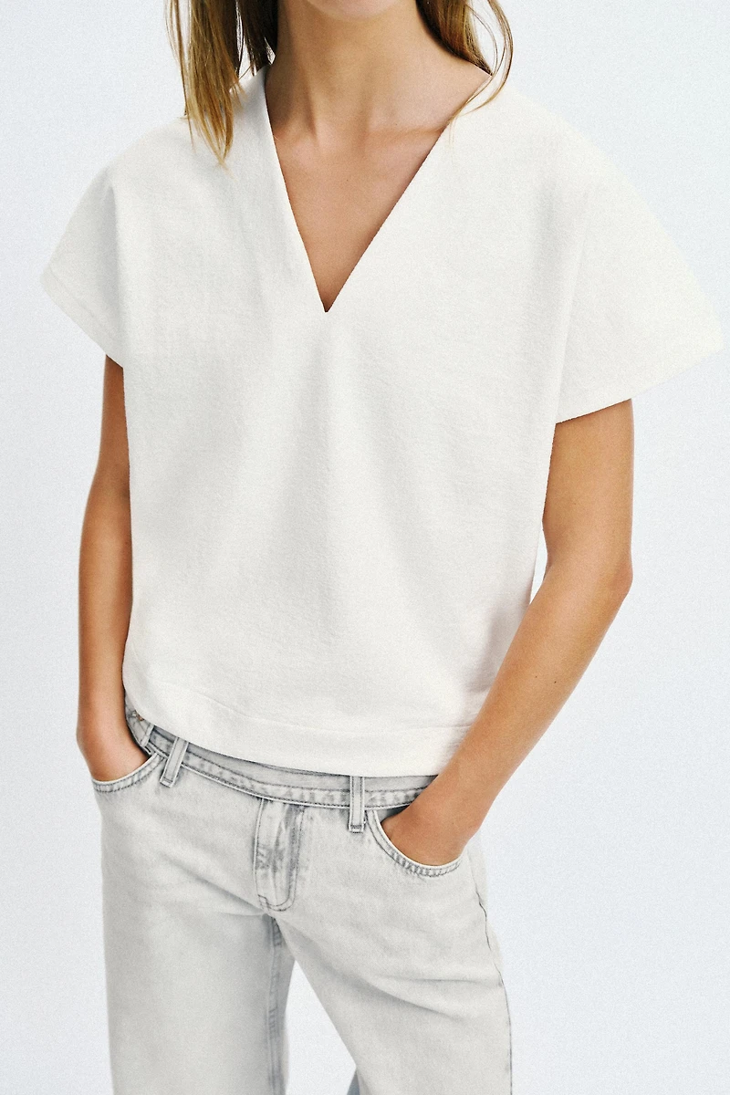 RUSTIC V-NECK T-SHIRT