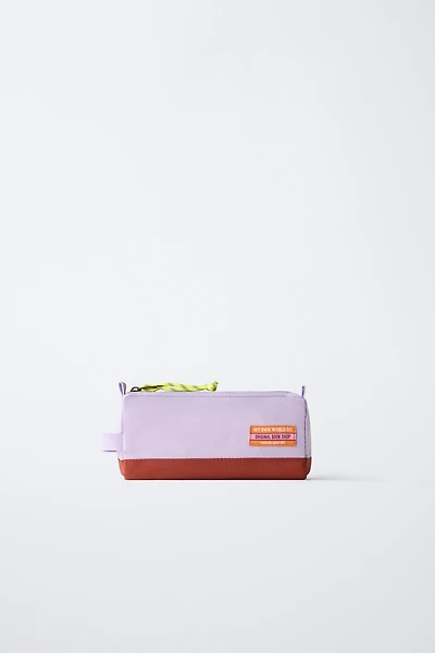 MULTICOLOR TOILETRY BAG