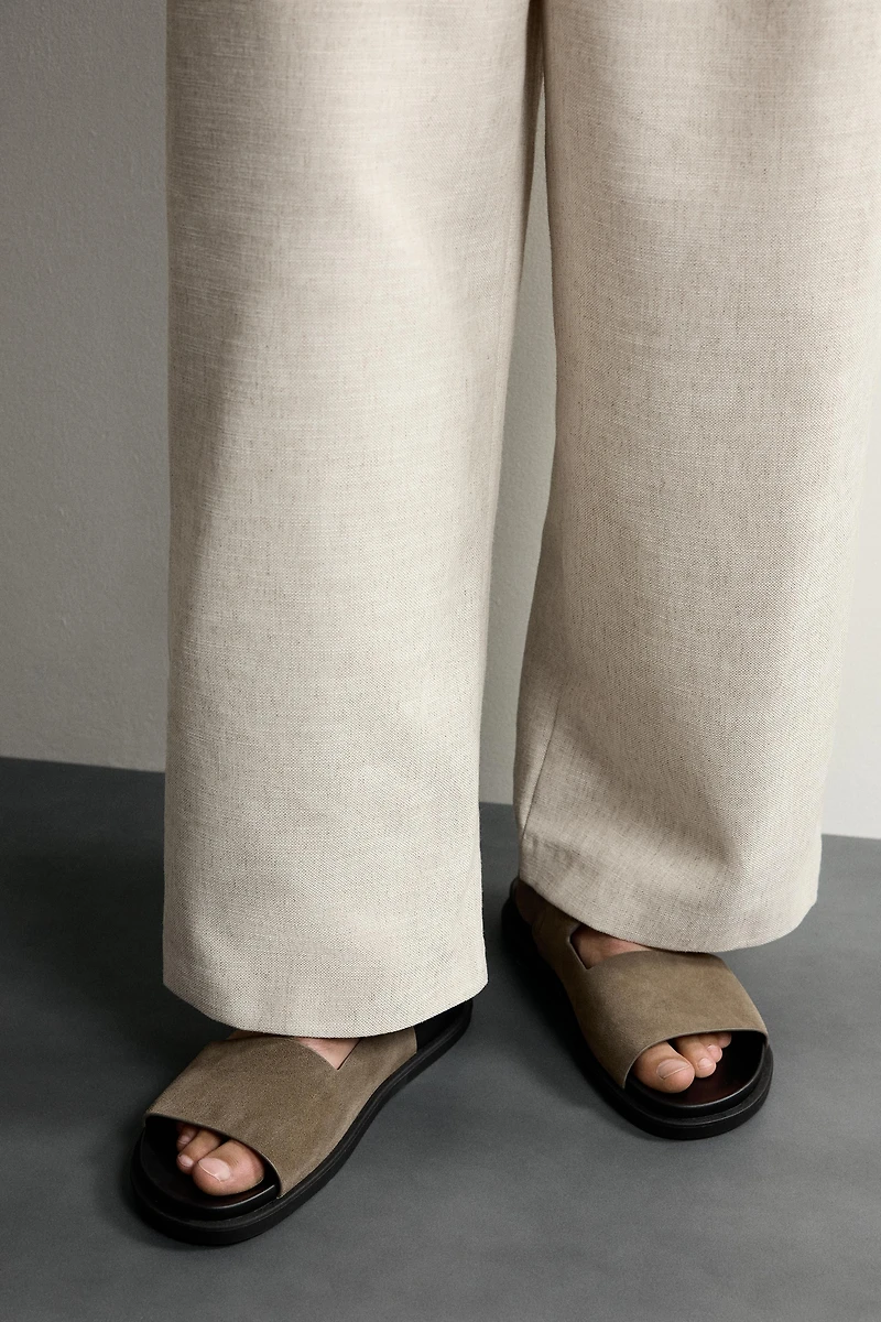 STRAPPY LEATHER SANDALS