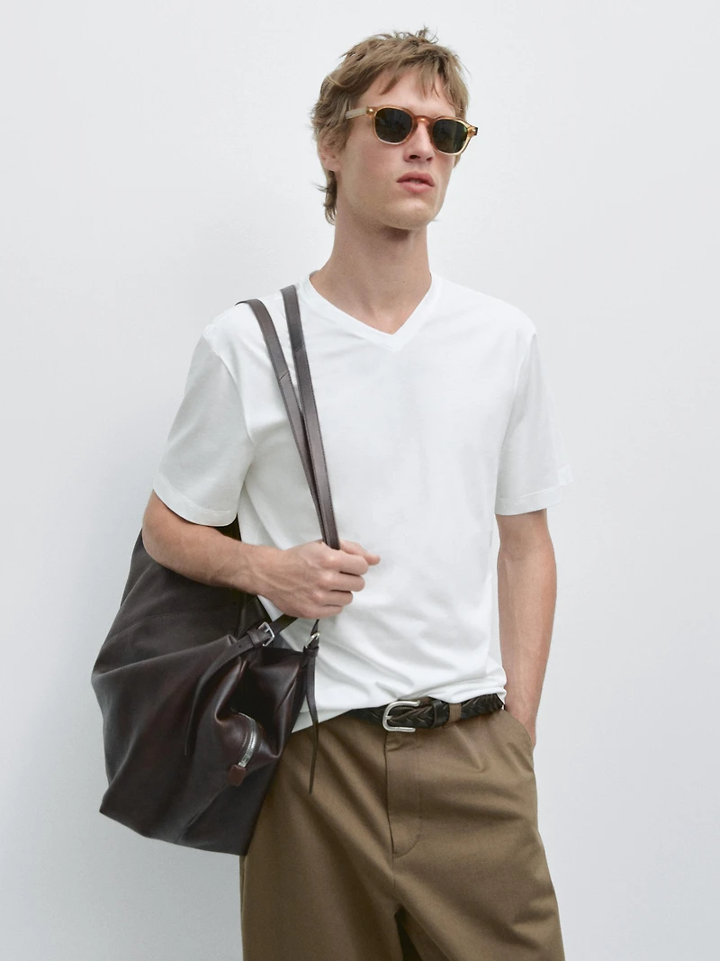 100% cotton V-neck T-shirt