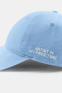 EMBROIDERED TEXT TWILL CAP