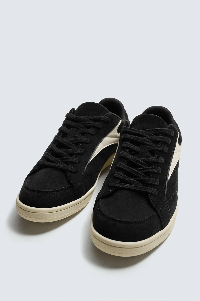 RETRO STYLE SNEAKERS