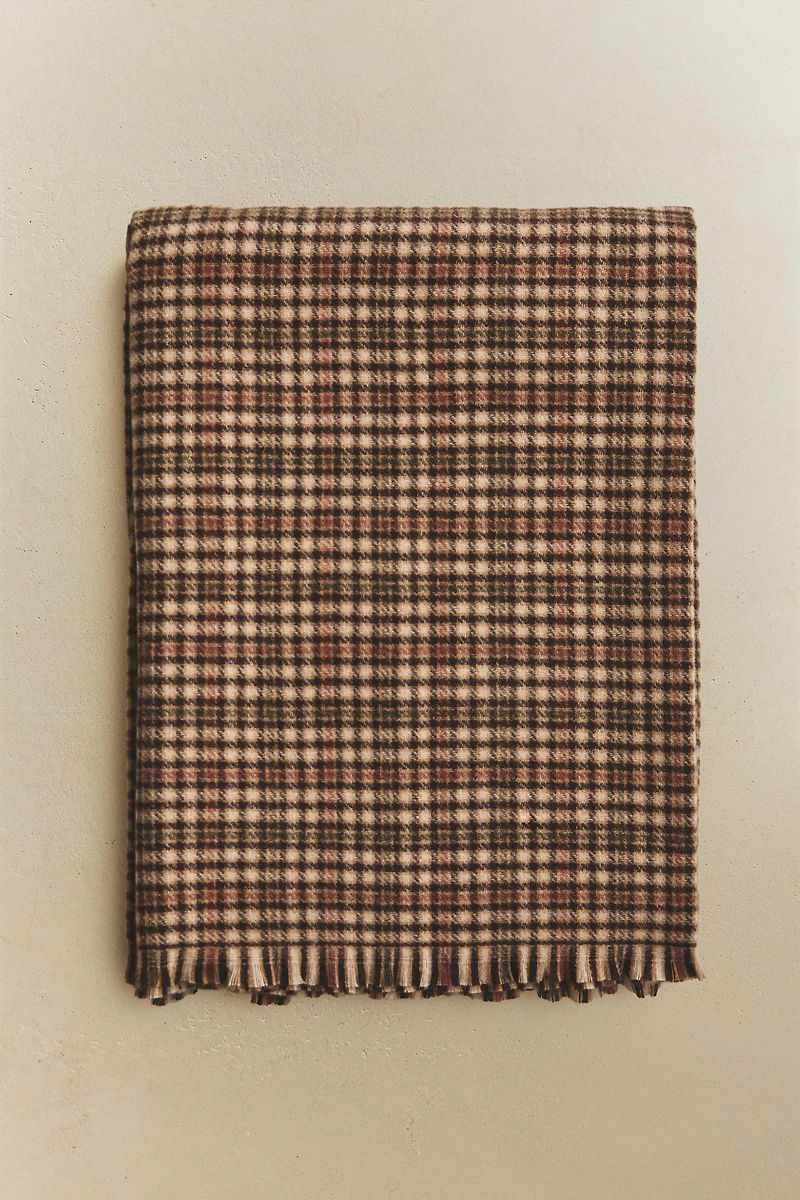 CHECK BLANKET WITH FRINGING