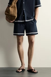 FISH EMBROIDERY SHORTS
