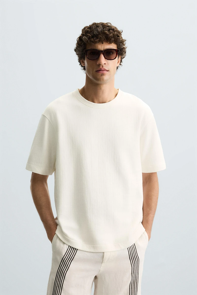REGULAR FIT TEXTURED SWEATSHIRT