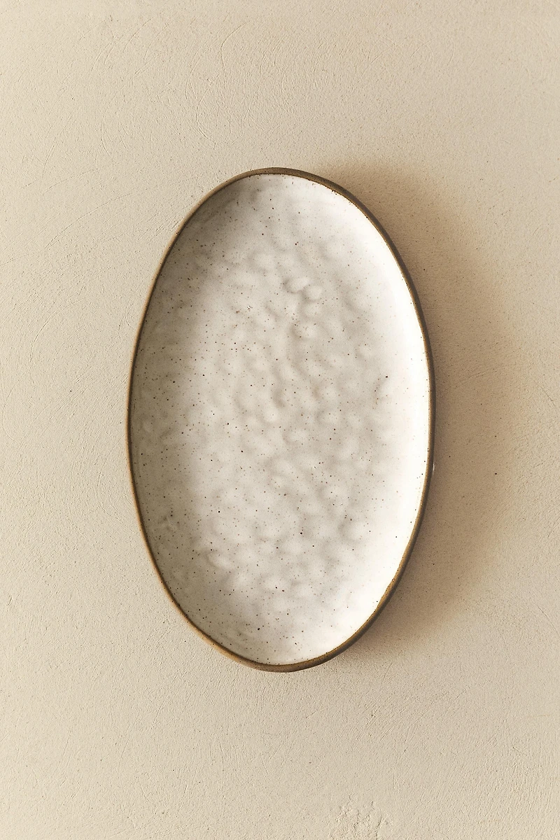 TEXTURED OVAL SERVING DISH