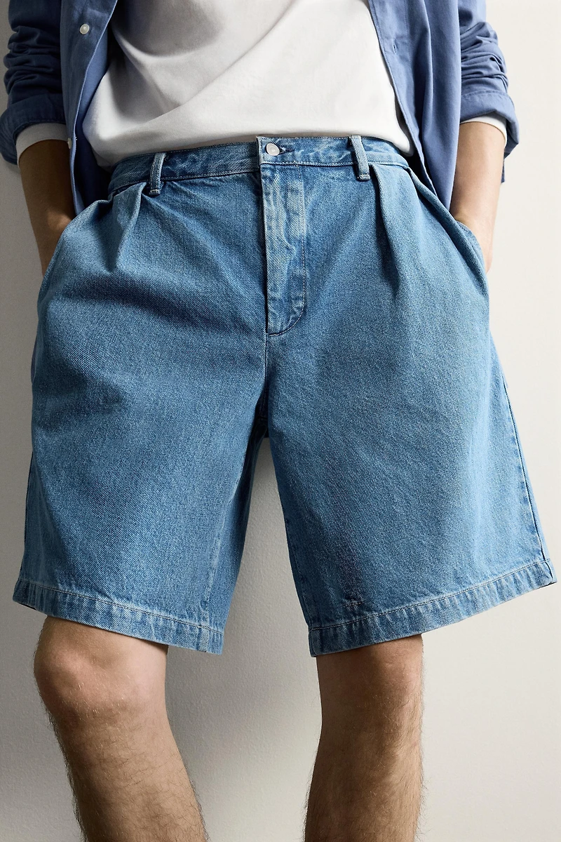 RELAXED FIT PLEATED DENIM CHINO SHORTS
