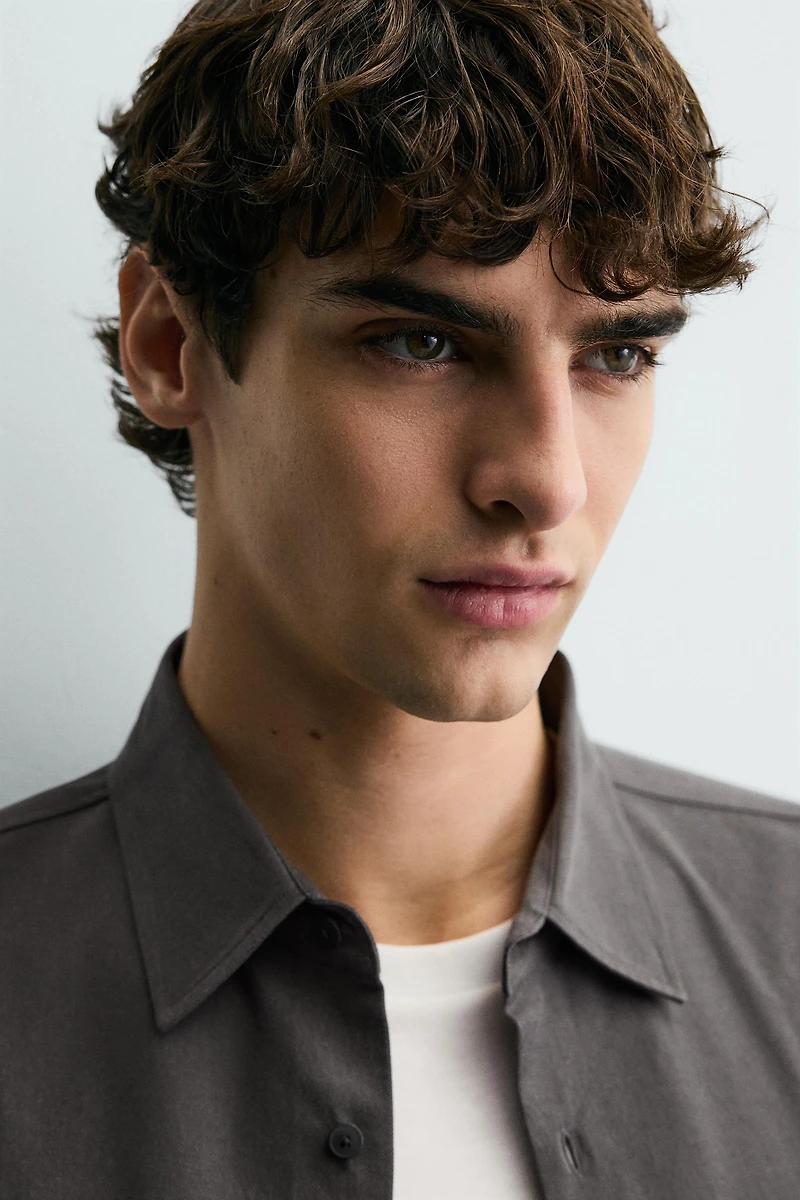 CHEMISE FLUIDE COUPE DÉCONTRACTÉE