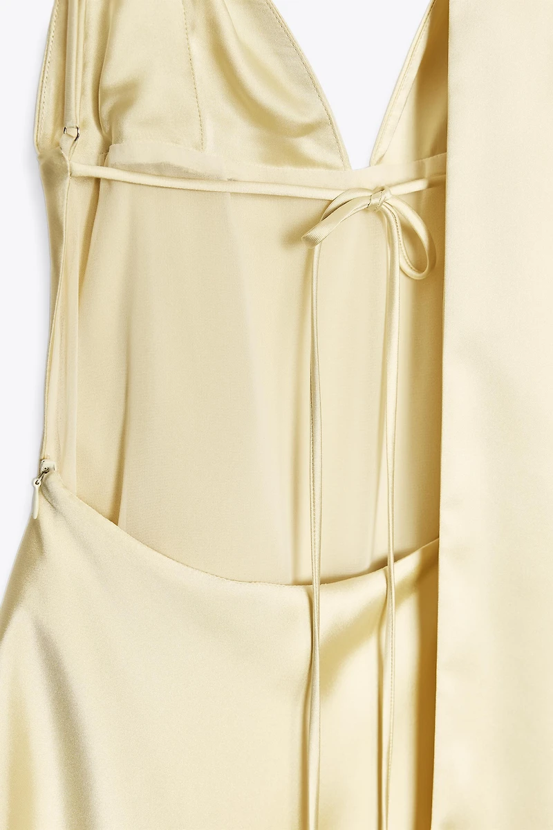 ROBE LONGUE SATINÉE FOULARD