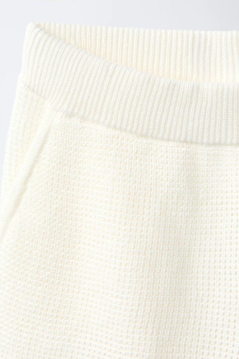 WAFFLE KNIT SHORTS
