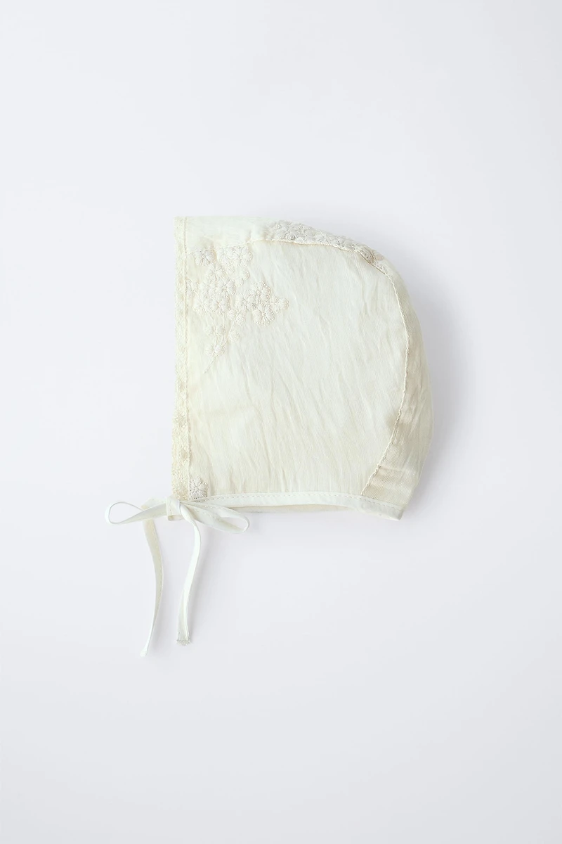 EMBROIDERED FLOWER BONNET