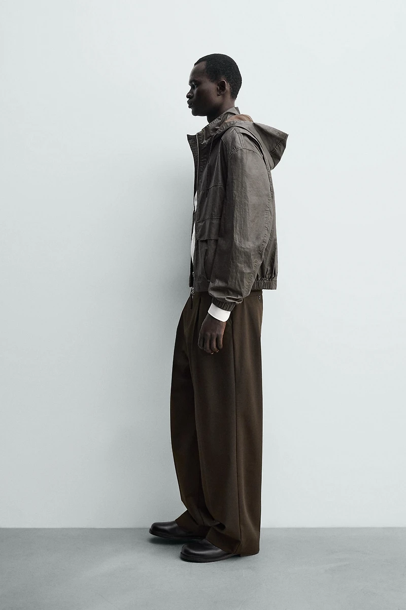 PANTALON COUPE LARGE À PLIS