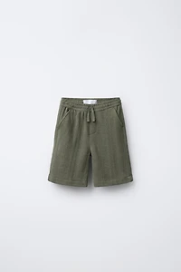 TEXTURED STRAIGHT SHORTS