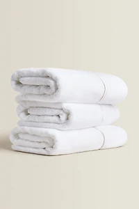 EMBROIDERED TRIM BATH TOWEL