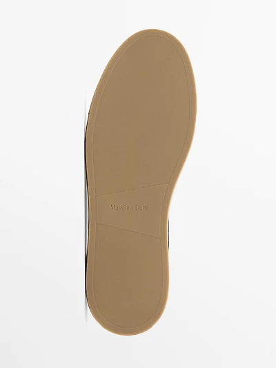 Chaussure à ganse en cuir souple