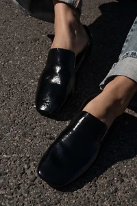 MOCASSINS À EFFET VERNI