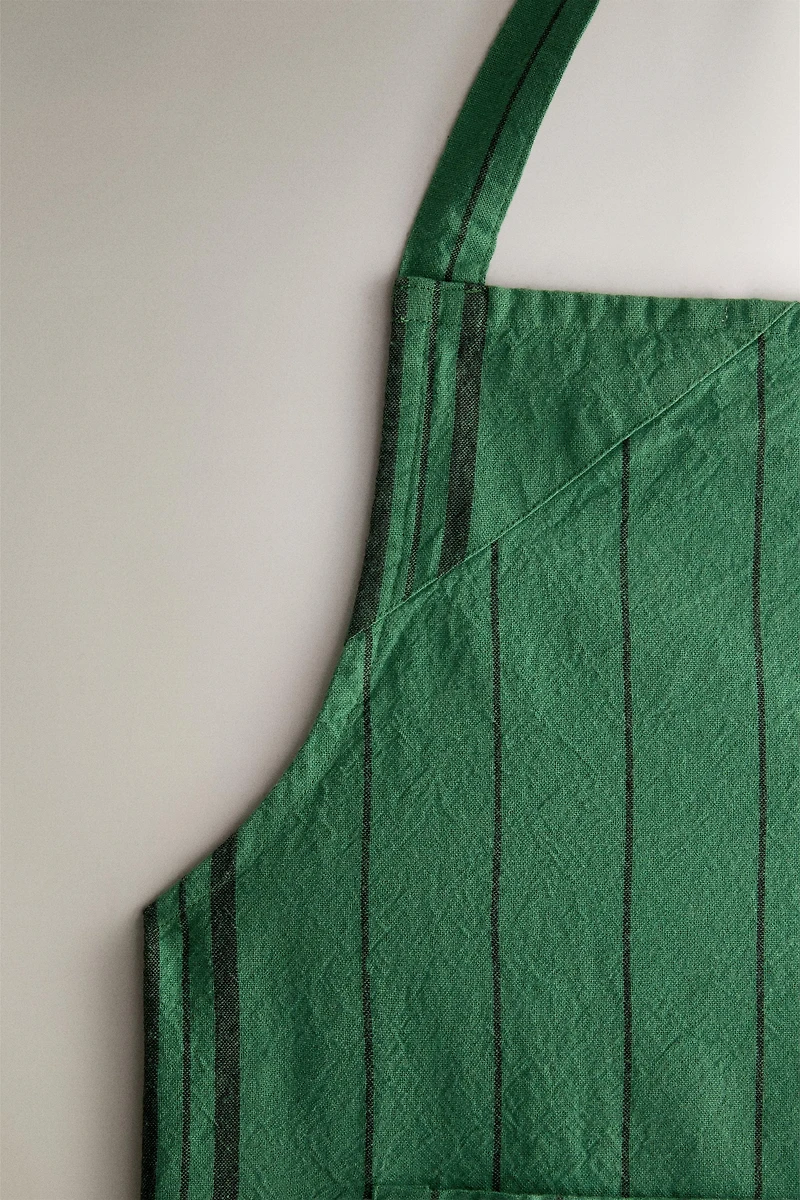 DYED THREAD APRON