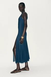 ROBE LONGUE EN TULLE À GODETS