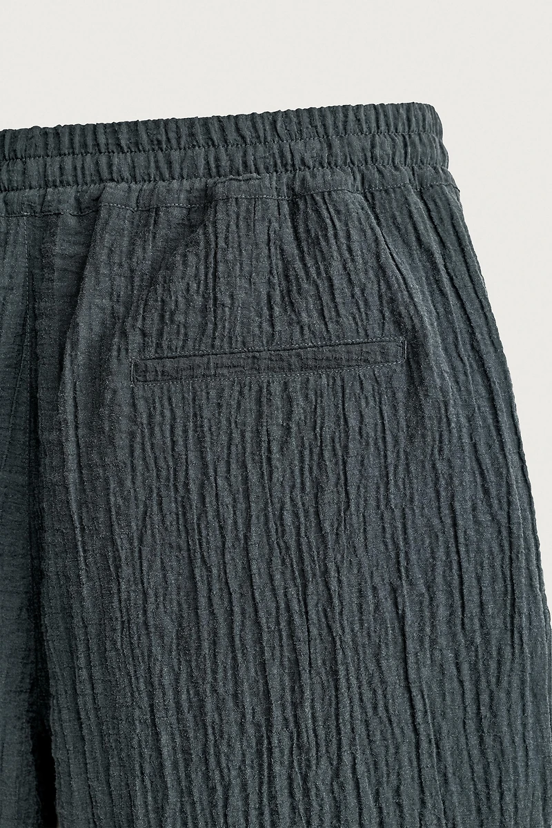 BERMUDA COUPE DÉCONTRACTÉE EFFET RELIEF