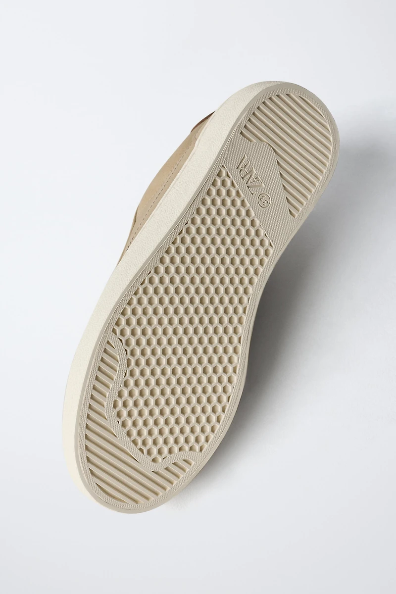 MINIMAL SNEAKERS