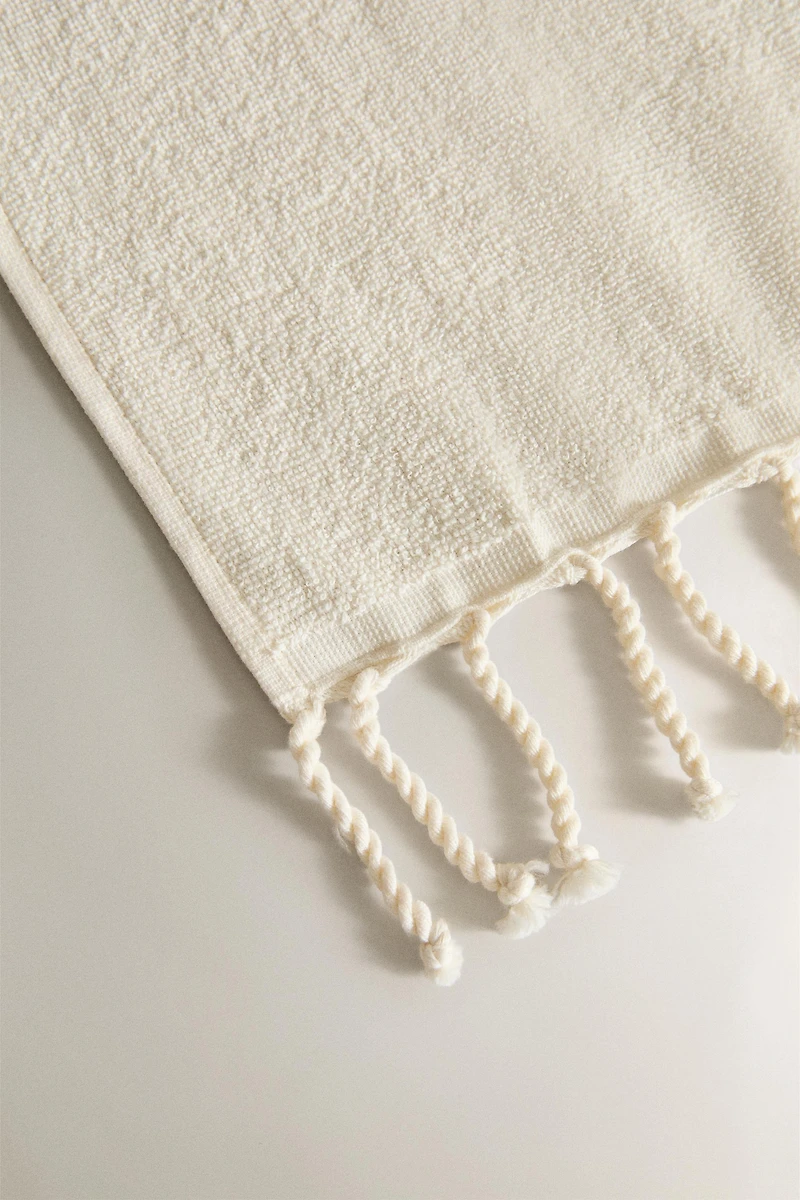 COTTON BEACH TOWEL WITH FRINGE