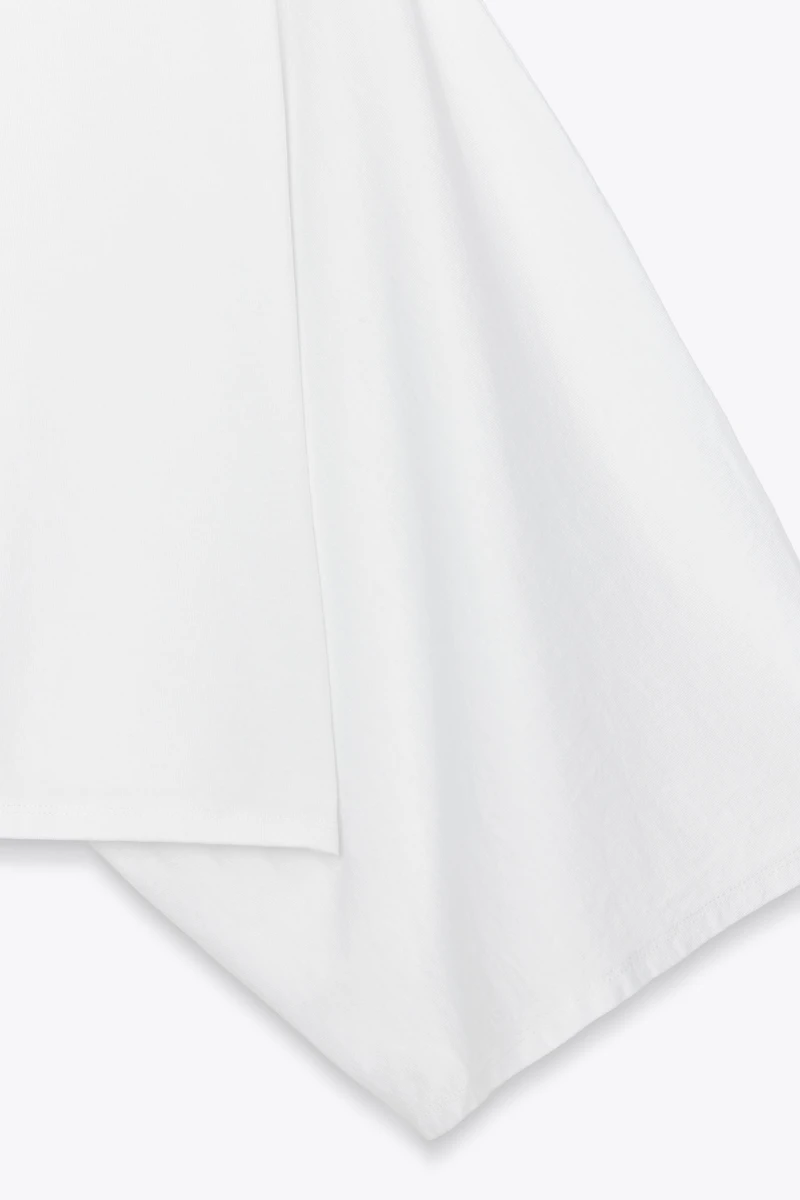 T-SHIRT CAPE