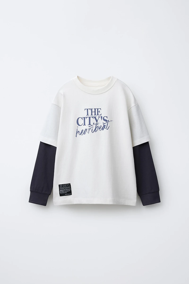 DOUBLE SLEEVE CONTRAST TEXT T-SHIRT
