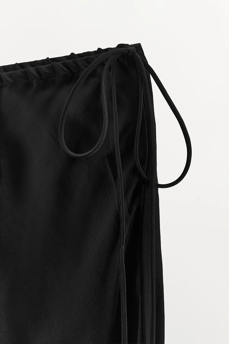 PANTALON EN VISCOSE 100% BRODÉ