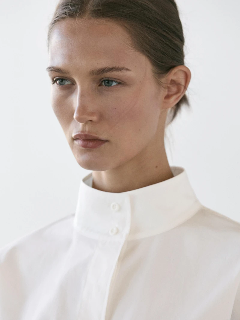 Chemisier à col montant avec ruban